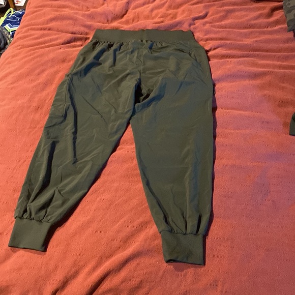 Work out joggers green - Picture 2 of 3